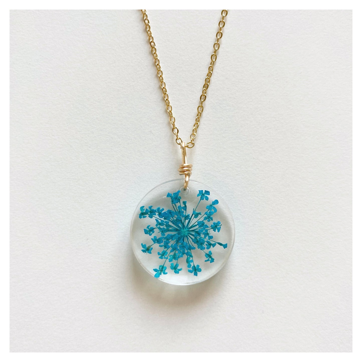 Blue Flower Round Resin Necklace