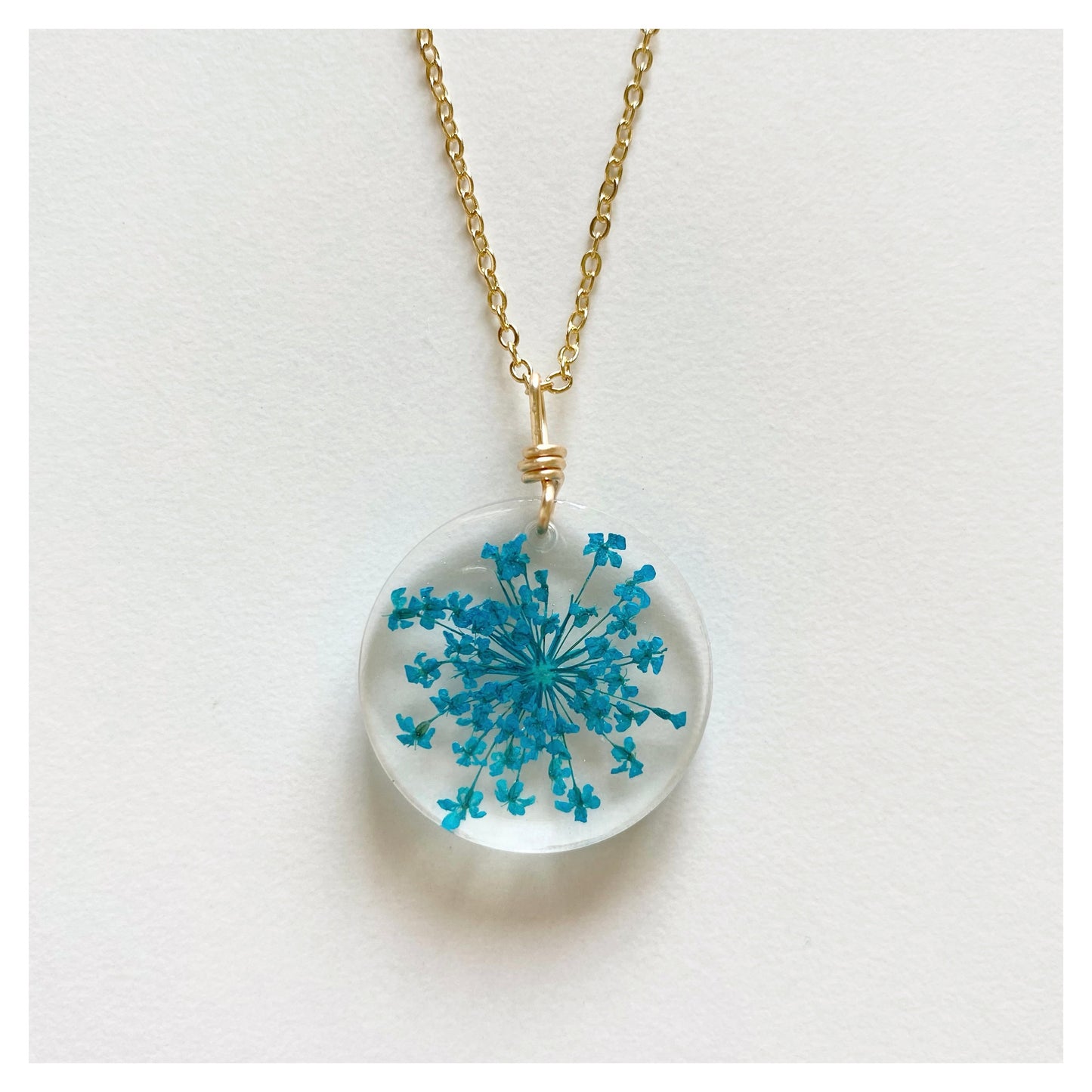 Blue Flower Round Resin Necklace