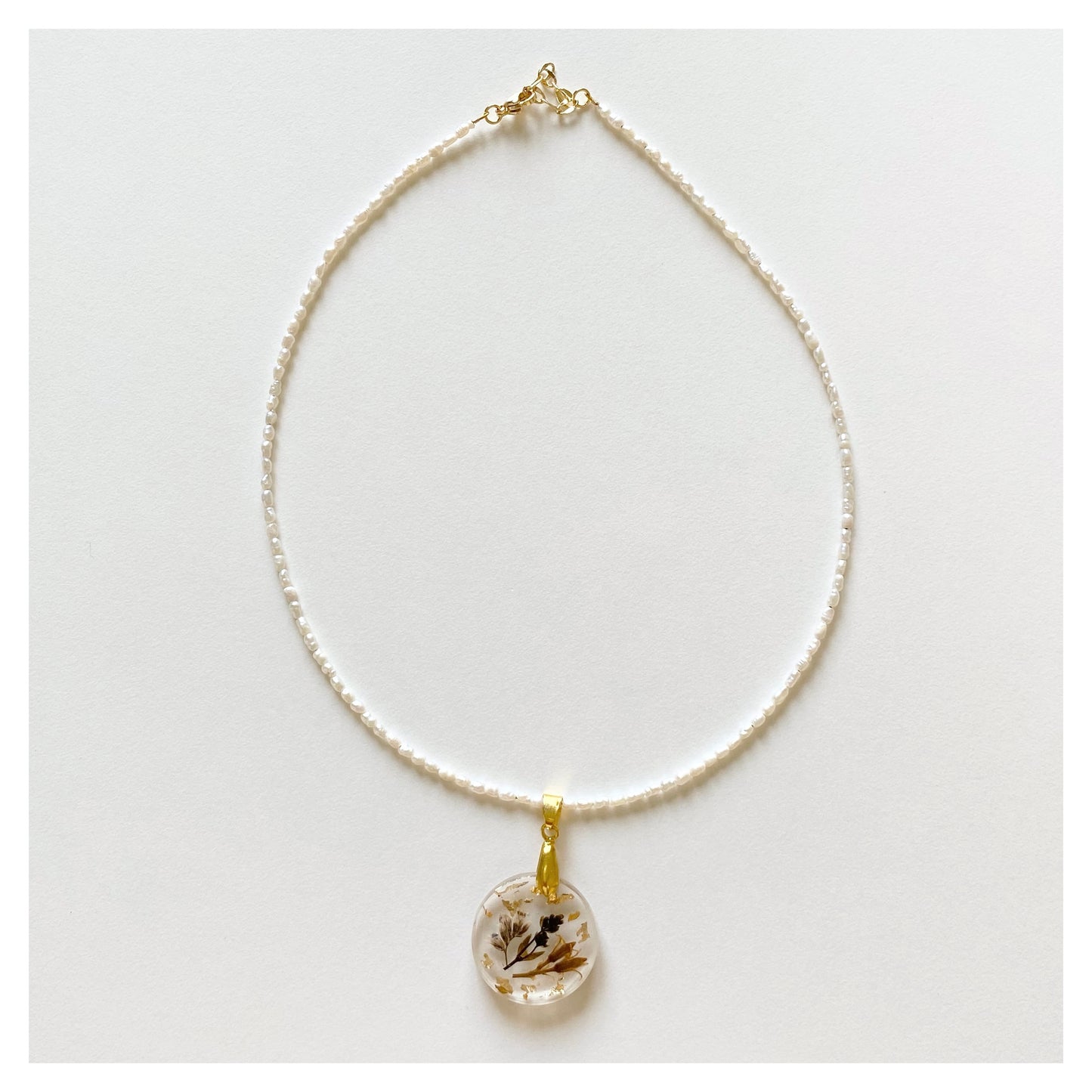 Dried Flower Round Resign Pearl Necklace