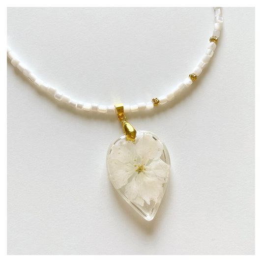 White Flower Resin Shell Necklace