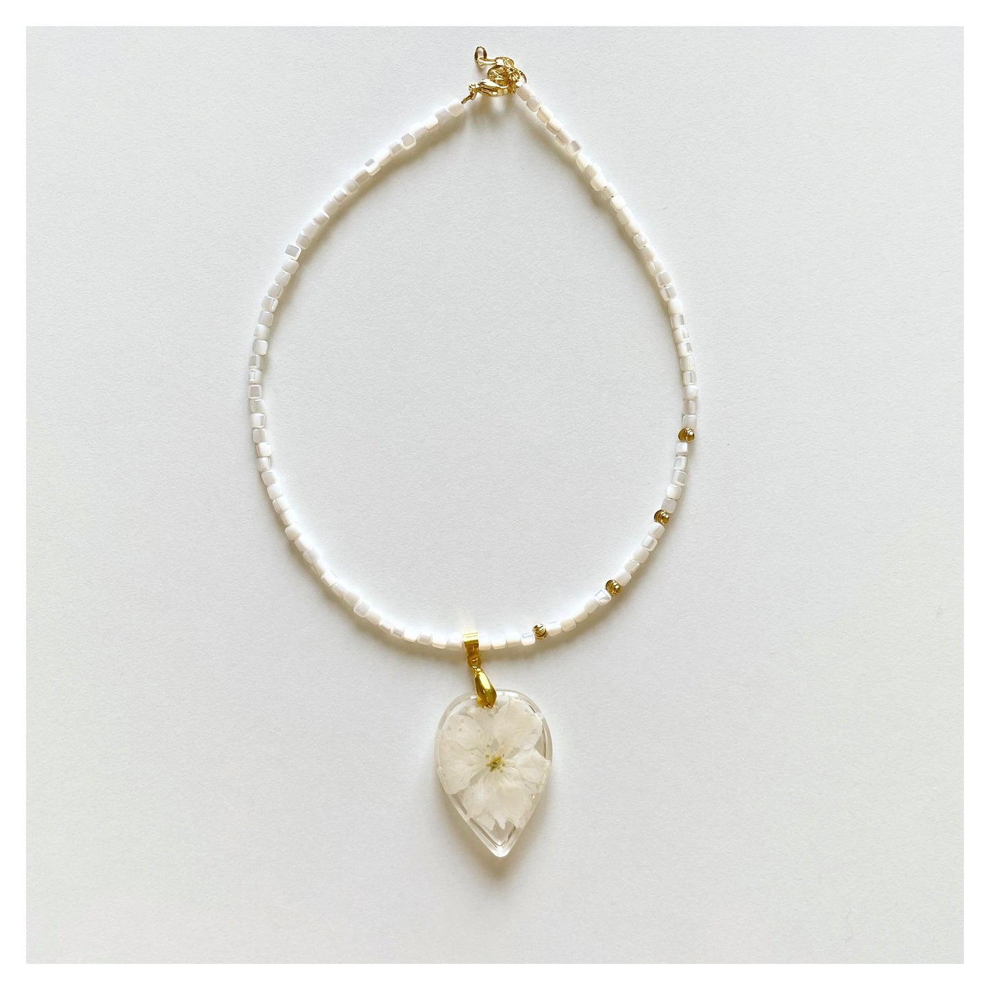 White Flower Resin Shell Necklace