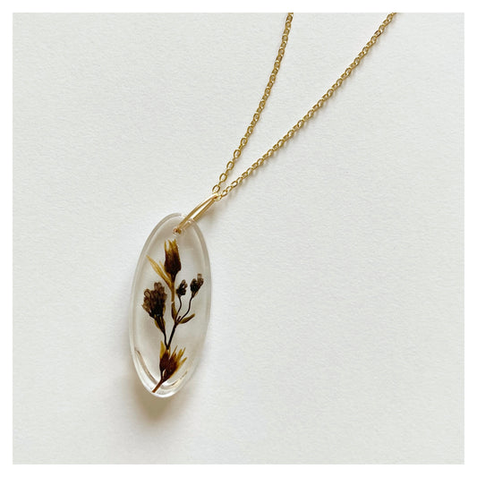 Dried Flower Oval Resin Necklace